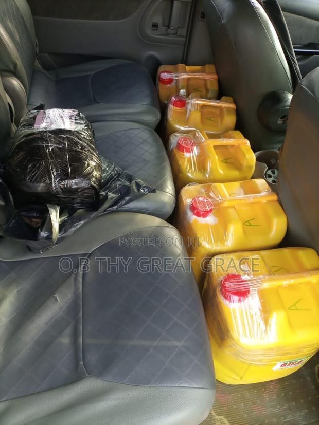 Natural and Organic Honey in All Sizes · Photo 3