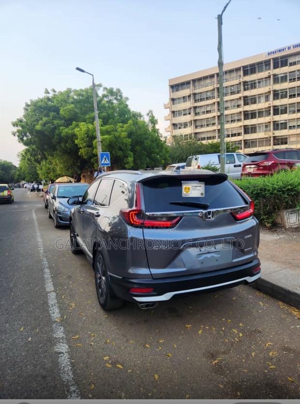 Honda CR-V 2022 Gray photo 9