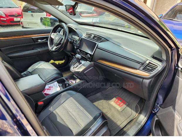Honda CR-V 2018 Blue photo 3