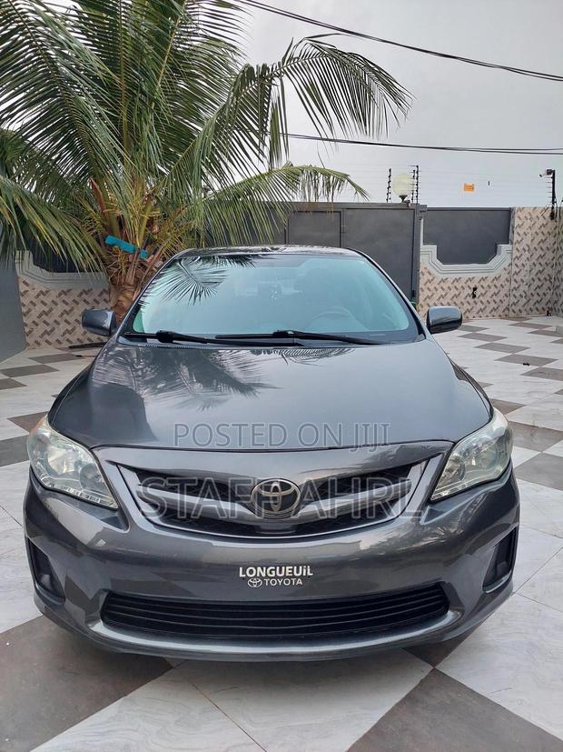 Toyota Corolla LE 4dr Sedan (1.8L 4cyl 4A) 2012 Gray