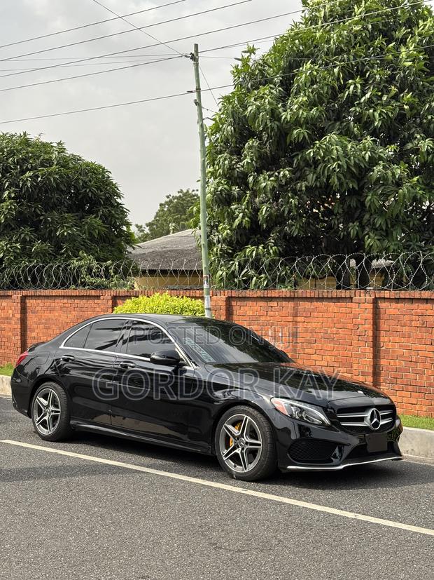 Mercedes-Benz C300 2016 Black photo 2