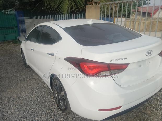 Hyundai Elantra 2014 White photo 6