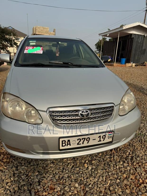 Toyota Corolla Base 4dr Sedan (1.8L 4cyl 5M) 2010 Silver