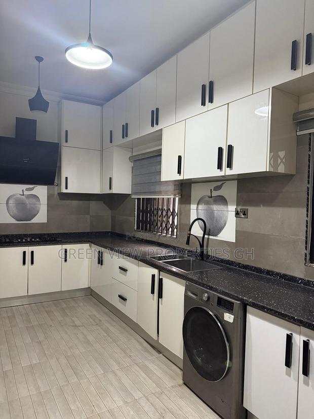 Furnished 5bdrm Maisonette in East Legon for sale photo 6
