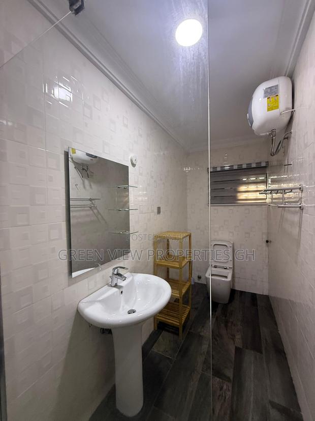 Furnished 5bdrm Maisonette in East Legon for sale photo 12