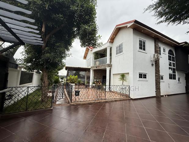 Furnished 5bdrm Maisonette in East Legon for sale photo 20