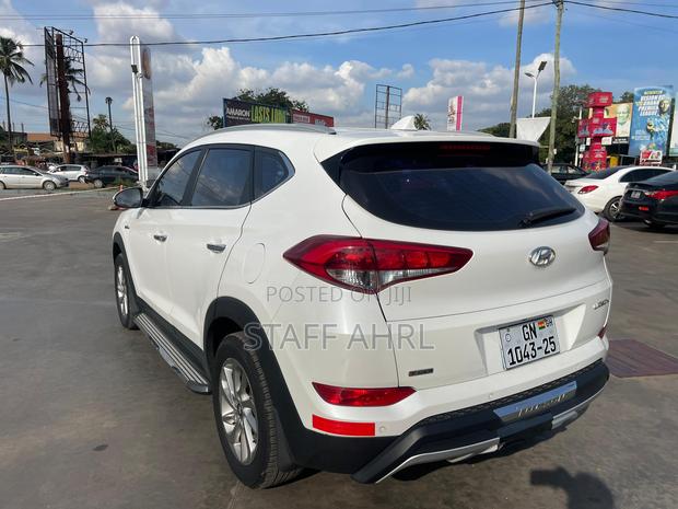 Hyundai Tucson Limited AWD 2017 White photo 2