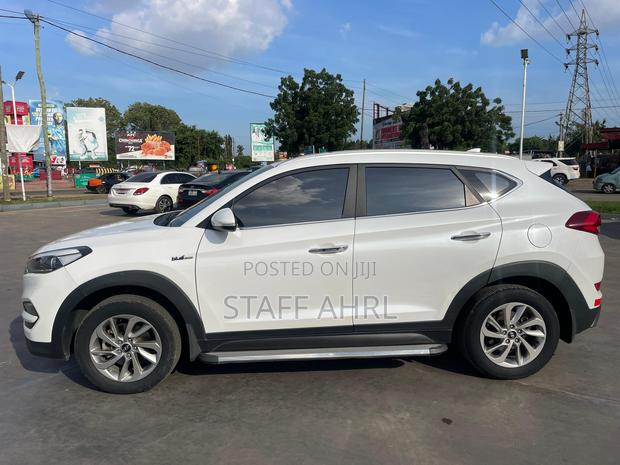 Hyundai Tucson Limited AWD 2017 White photo 5