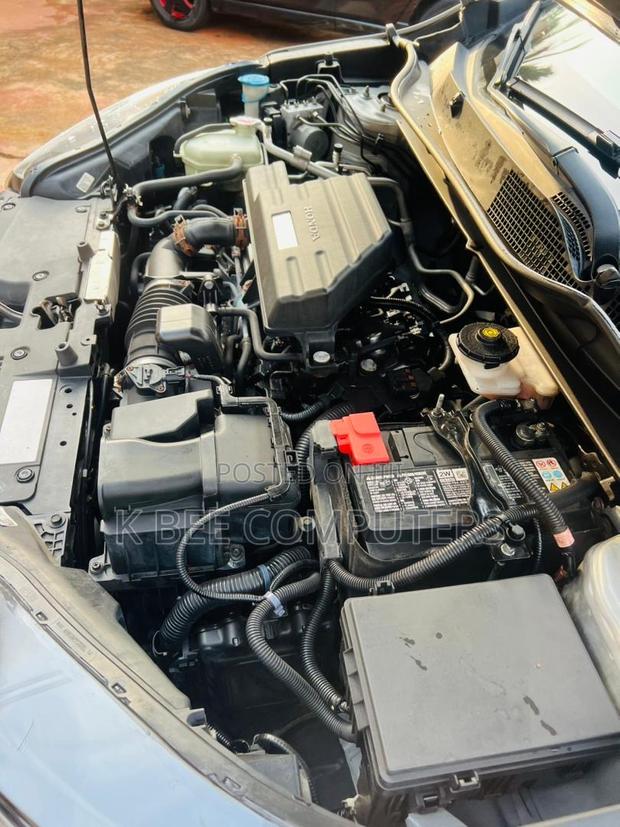 Honda CR-V LX 1.5 2018 Silver