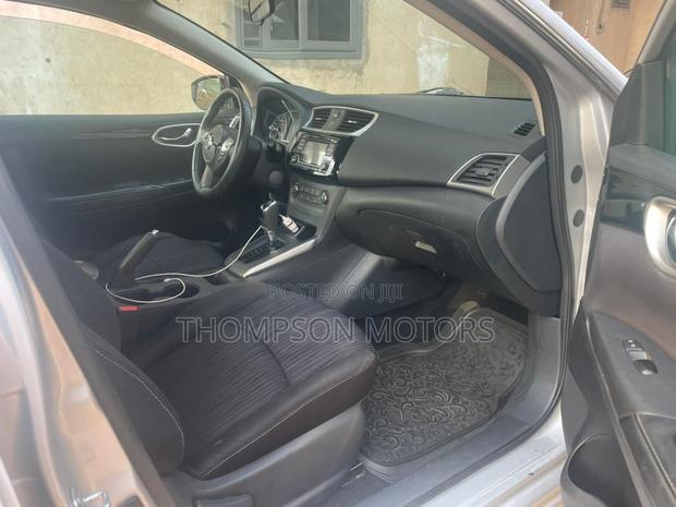 Nissan Sentra SV 2017 Silver photo 4