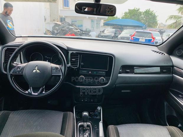 Mitsubishi Outlander LE FWD 2018 White