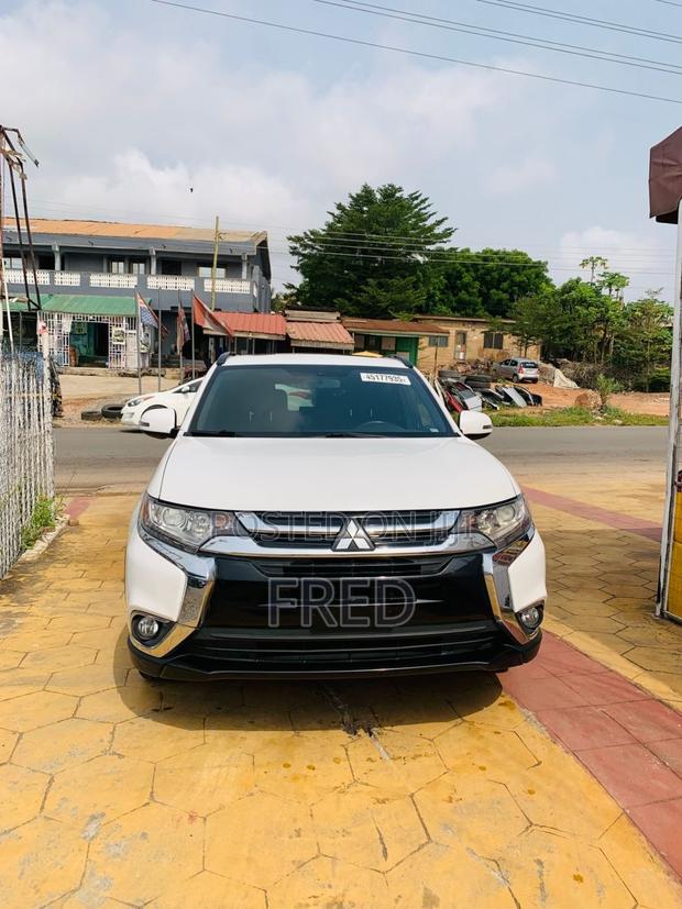 Mitsubishi Outlander LE FWD 2018 White