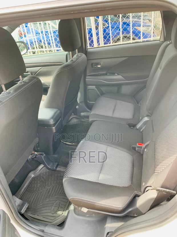 Mitsubishi Outlander LE FWD 2018 White