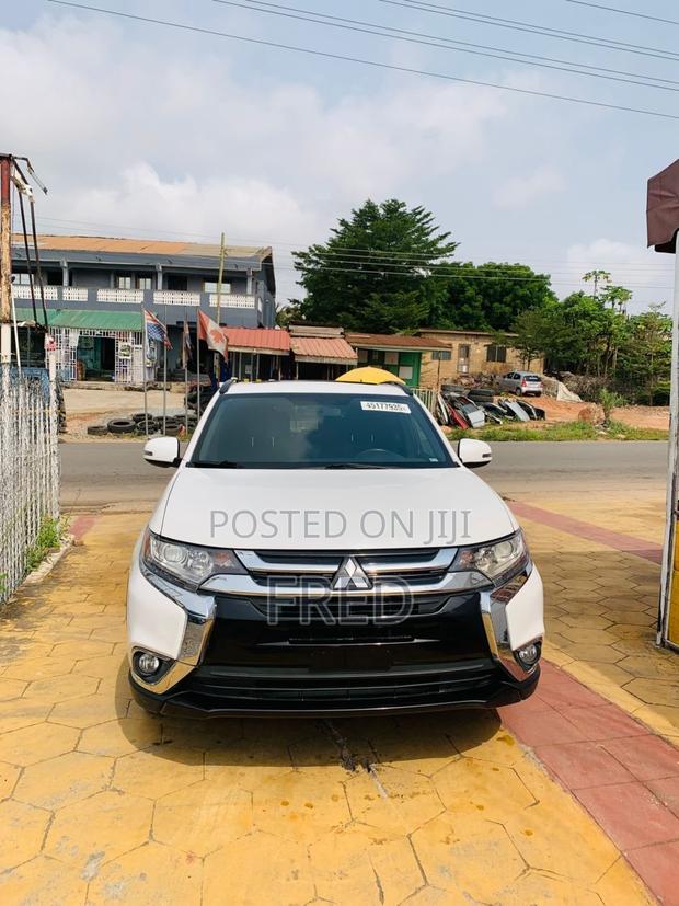 Mitsubishi Outlander LE FWD 2018 White