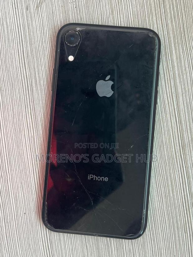 Apple iPhone XR 64 GB Black photo 2