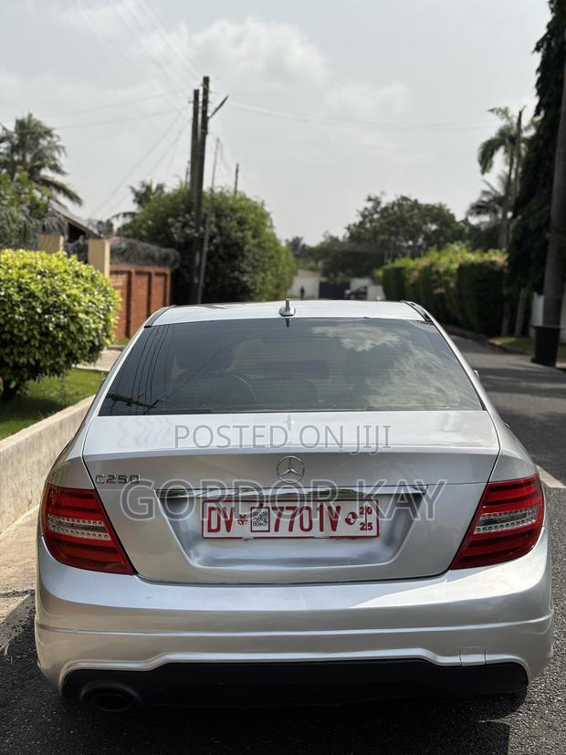 Mercedes-Benz C250 2014 White photo 8
