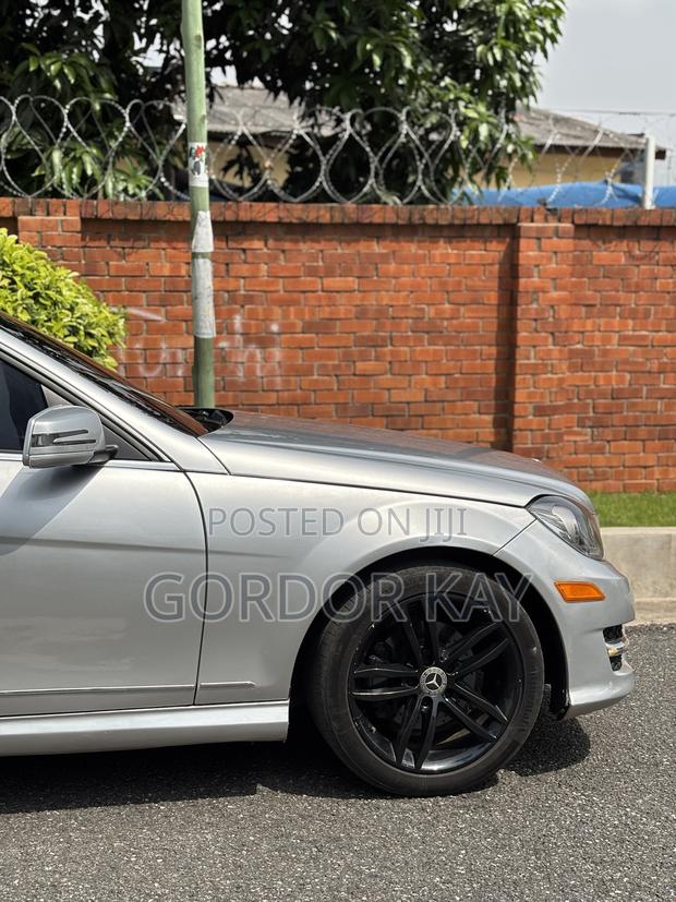 Mercedes-Benz C250 2014 White photo 2
