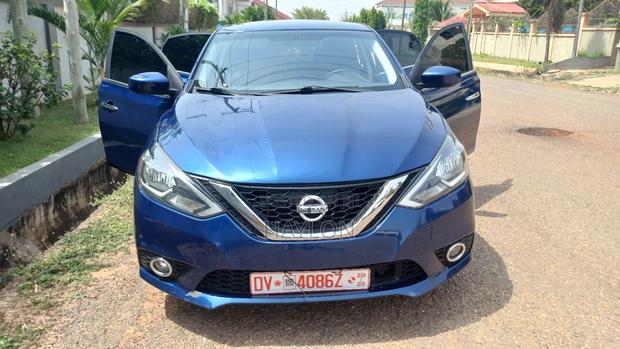 Nissan Sentra SV 2019 Blue photo 3