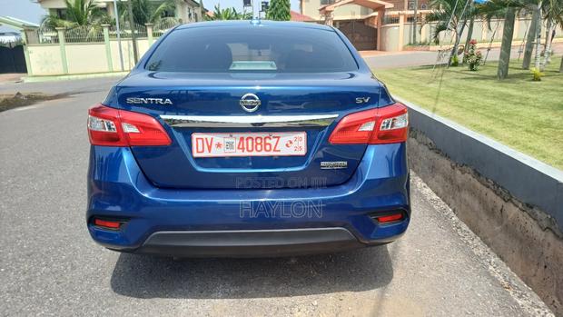 Nissan Sentra SV 2019 Blue photo 4
