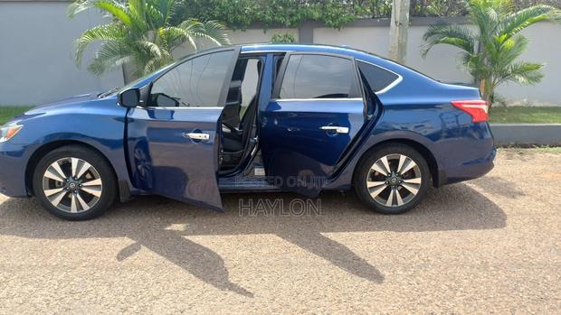 Nissan Sentra SV 2019 Blue photo 5