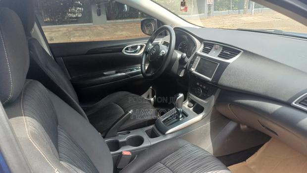 Nissan Sentra SV 2019 Blue photo 6