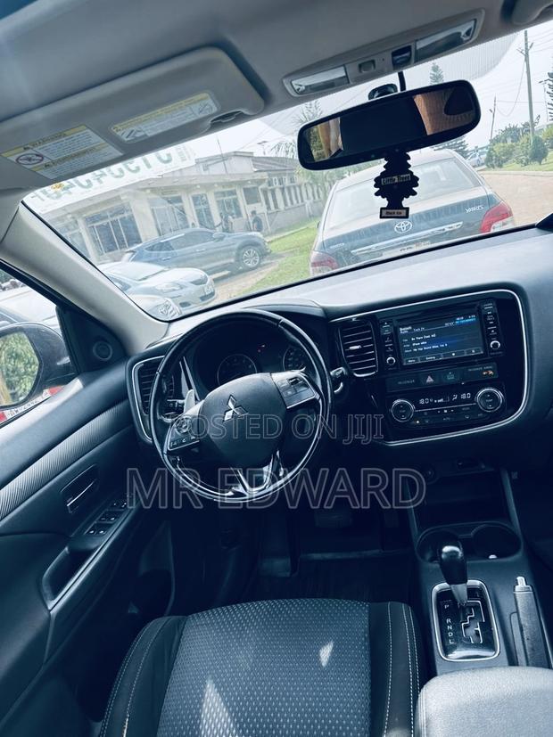 Mitsubishi Outlander 2.0 PHEV AWD 2016 Blue