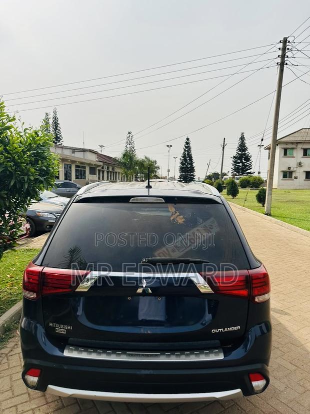 Mitsubishi Outlander 2.0 PHEV AWD 2016 Blue