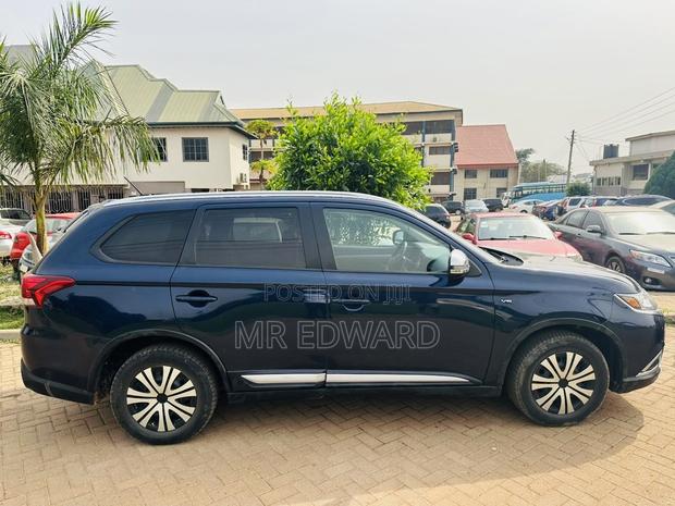 Mitsubishi Outlander 2.0 PHEV AWD 2016 Blue