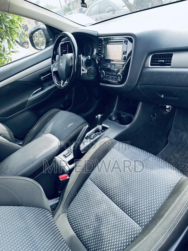 Mitsubishi Outlander 2.0 PHEV AWD 2016 Blue