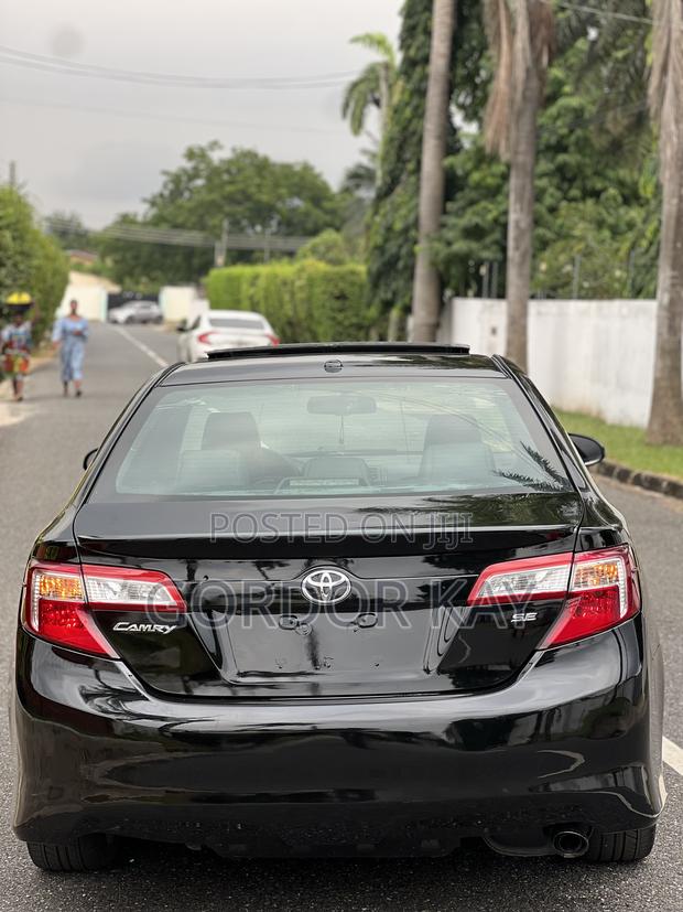 Toyota Camry 2014 Black photo 4