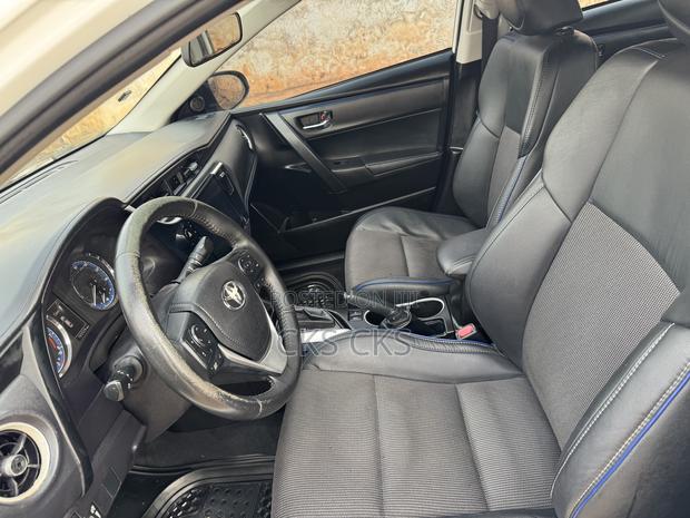 Toyota Corolla 2017 White