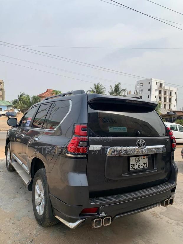 Toyota Land Cruiser Prado 2.7 2021 Gray