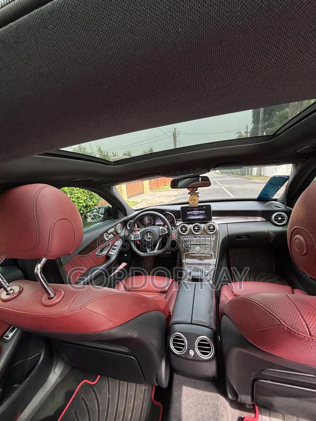 Mercedes-Benz C300 2016 Black photo 4