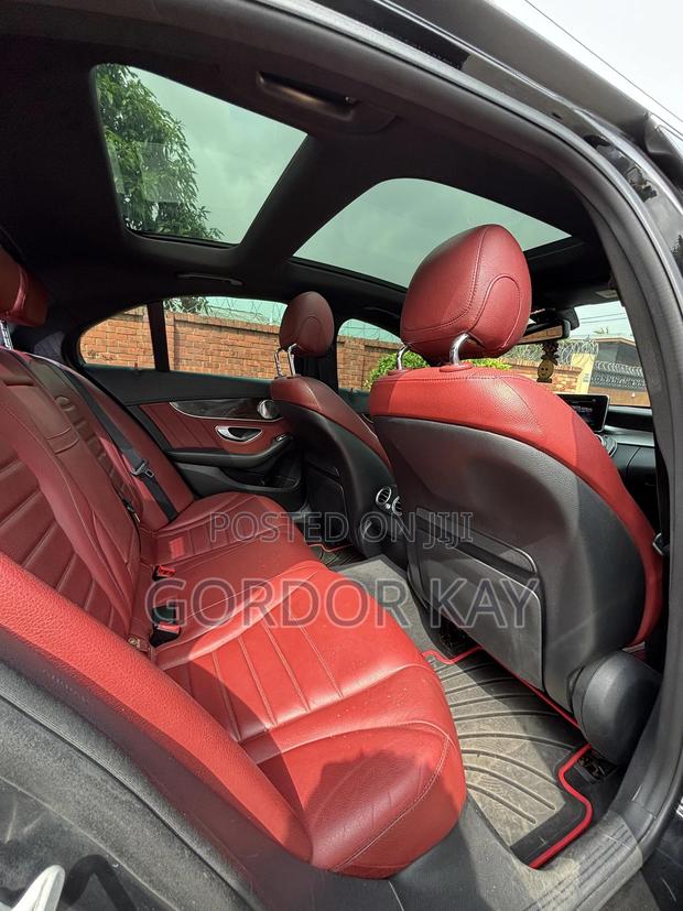 Mercedes-Benz C300 2016 Black photo 6