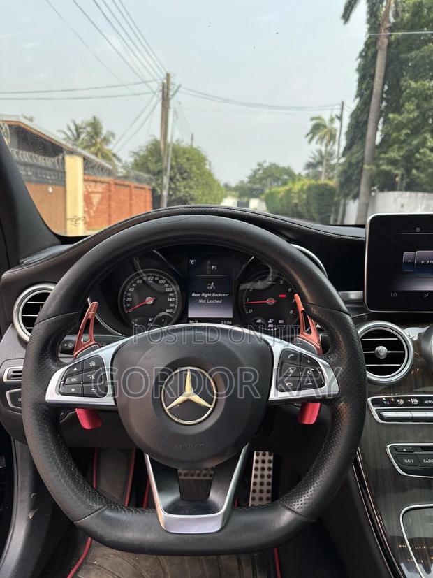 Mercedes-Benz C300 2016 Black photo 3