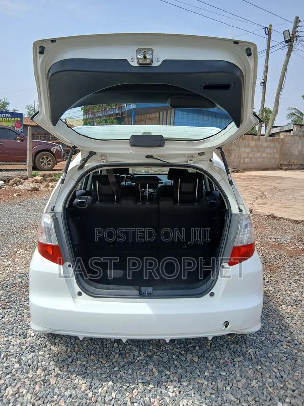 Honda Fit 5D Sport 2013 White photo 11