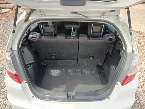 Honda Fit 5D Sport 2013 White photo 12