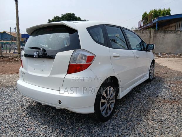 Honda Fit 5D Sport 2013 White photo 13