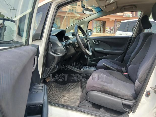 Honda Fit 5D Sport 2013 White photo 17