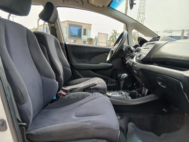 Honda Fit 5D Sport 2013 White photo 18