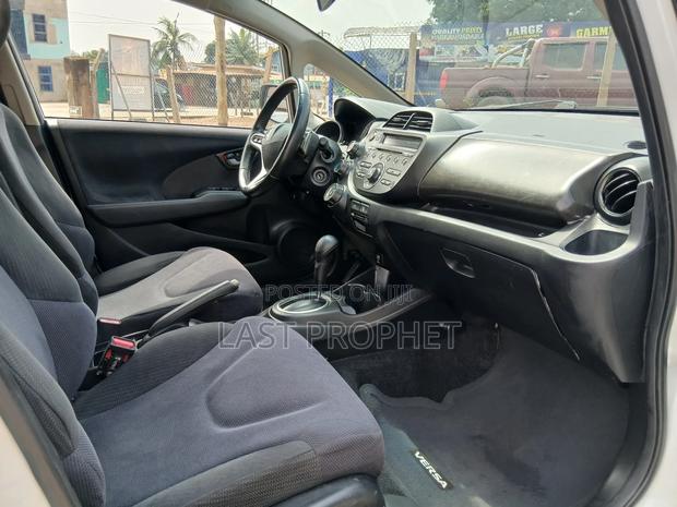 Honda Fit 5D Sport 2013 White photo 19