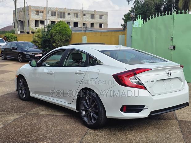 Honda Civic EX Sedan 2020 White photo 4
