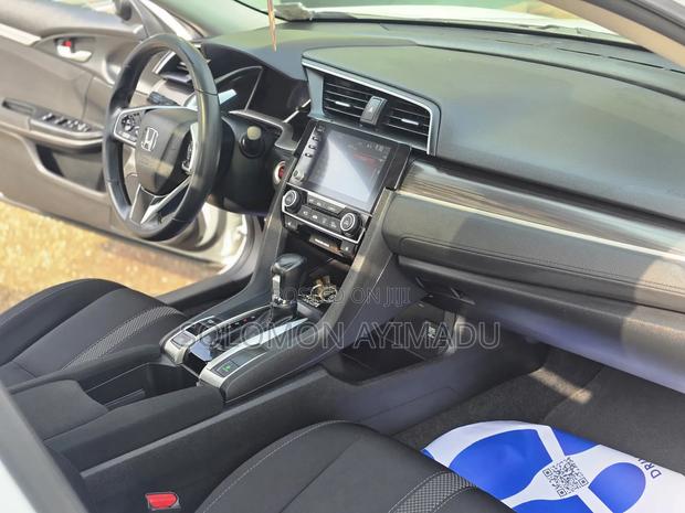 Honda Civic EX Sedan 2020 White photo 7