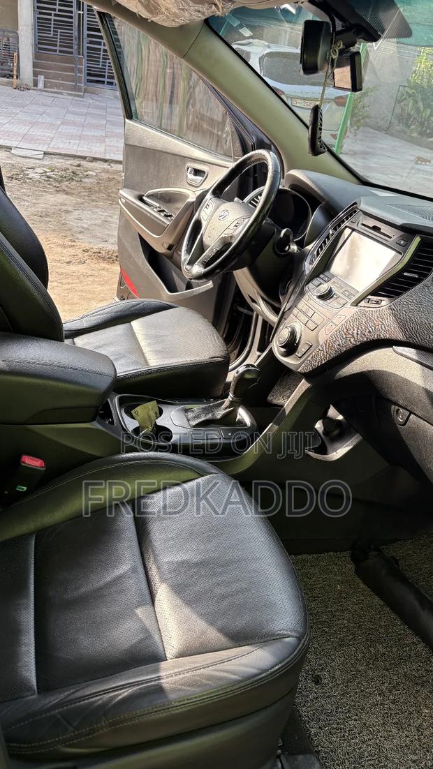 Hyundai Santa Fe Sport 2.0T 2013 Black photo 4