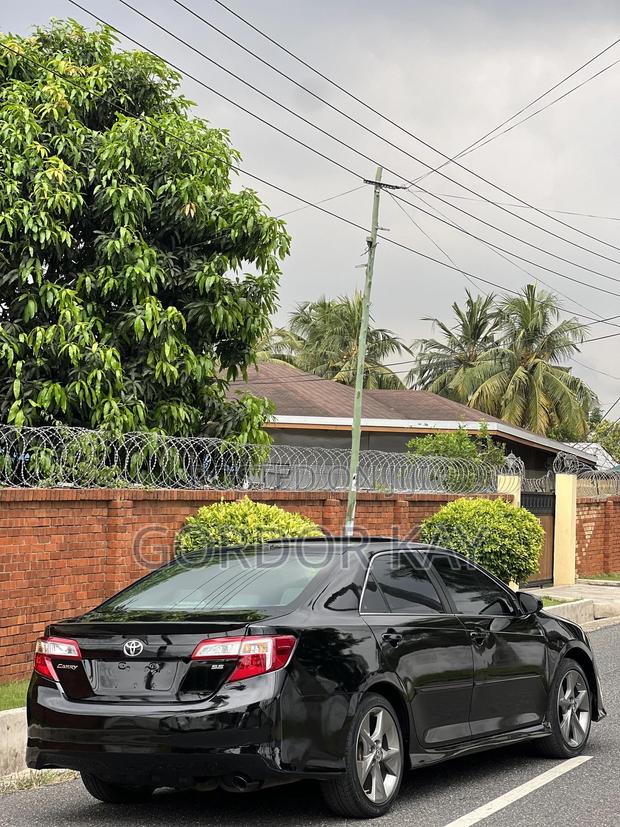 Toyota Camry 2014 Black photo 6