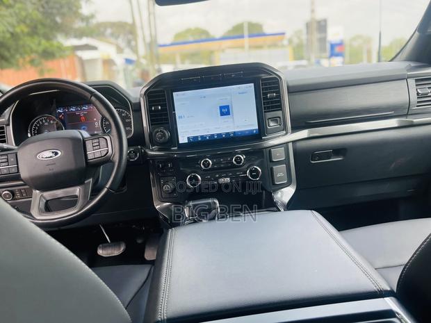 Ford F-150 LARIAT 2022 Silver