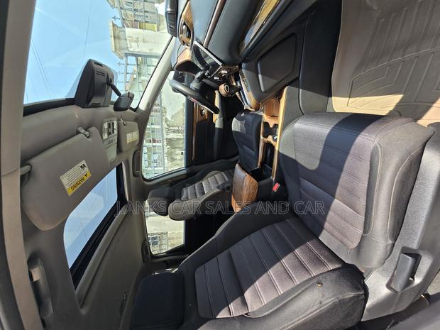 Honda CR-V EX FWD 2018 White photo 7