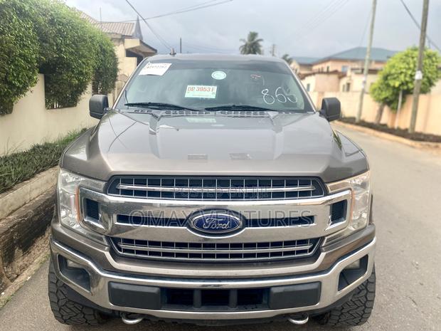 Ford F-150 XLT 4x4 Regular Cab Styleside 8 ft. box 141 in. WB 2018 Gray