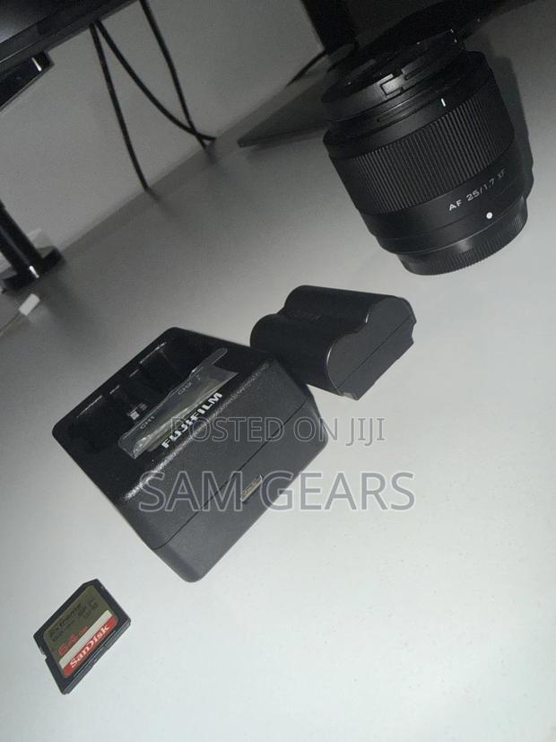Fujifilm X-S20 Camera and Lens photo 4