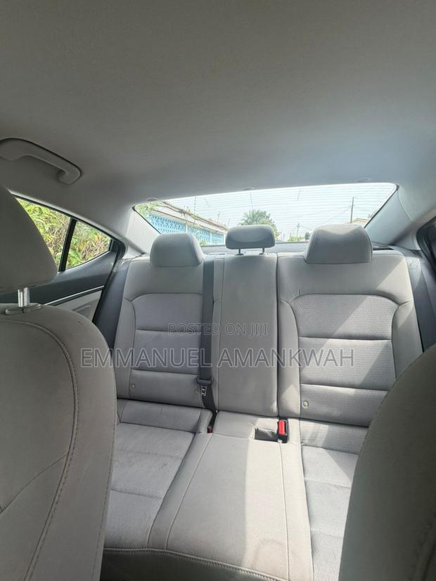 Hyundai Elantra Sport Sedan FWD (1.6L 4cyl 6M) 2017 Gray